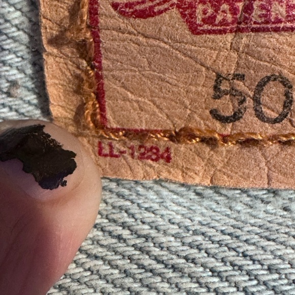 LEVIS 505 VINTAGE WOMENS 36/30  Distressed Light Blue Denim Shorts - Picture 9 of 13